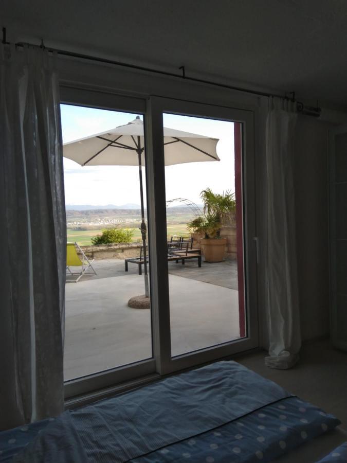 Bed and Breakfast Swiss Borzoi House Vully-les-Lacs Exterior foto
