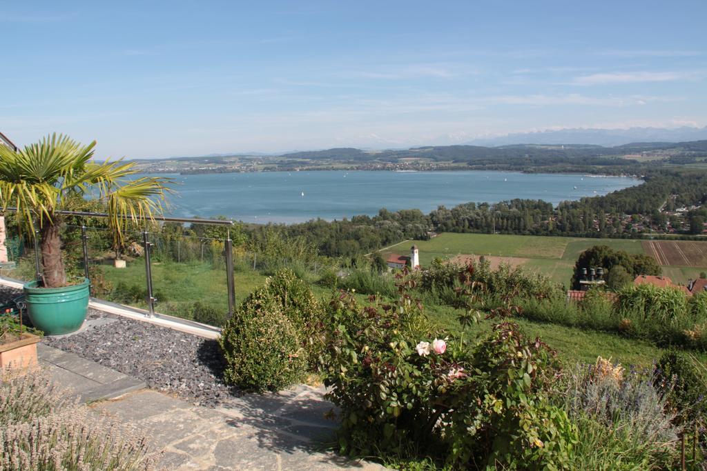Bed and Breakfast Swiss Borzoi House Vully-les-Lacs Zimmer foto