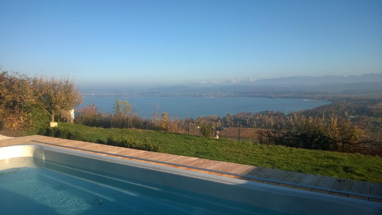Bed and Breakfast Swiss Borzoi House Vully-les-Lacs Exterior foto